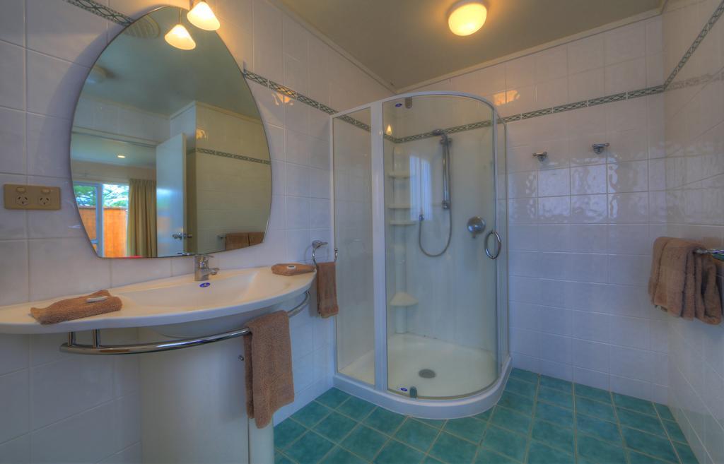 Islander Lodge Apartments เบิร์นท์ไพน์ ภายนอก รูปภาพ